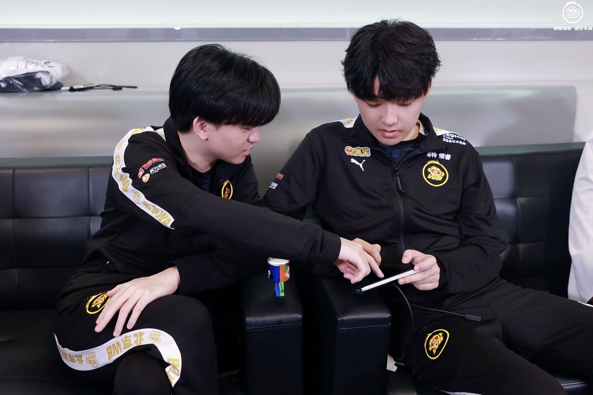 九游中国手游-Ning在雄鹿比赛中大比分获胜，持续失利引发热议！(太阳对雄鹿总决赛比分)