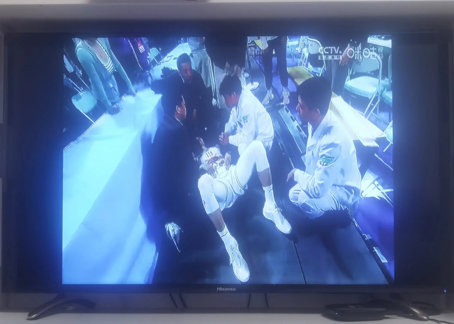 Doinb重返赛场，爆冷首场状态出色，切尔西观众沸腾！上演精彩一战(doinb视频)