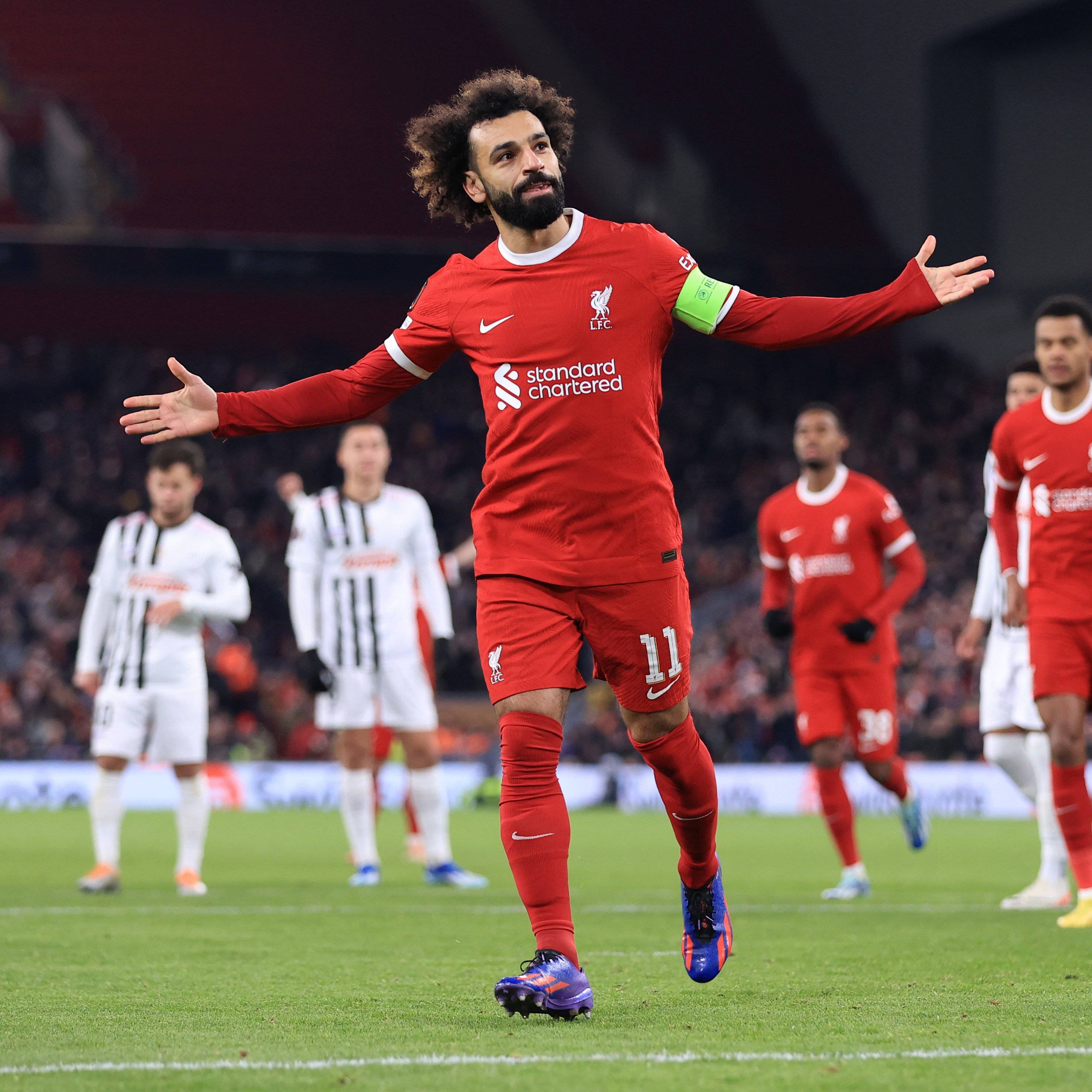 九游-关于利物浦观众热烈欢呼！，萨拉赫迎来二十赛季出色发挥比赛高潮迭起的信息