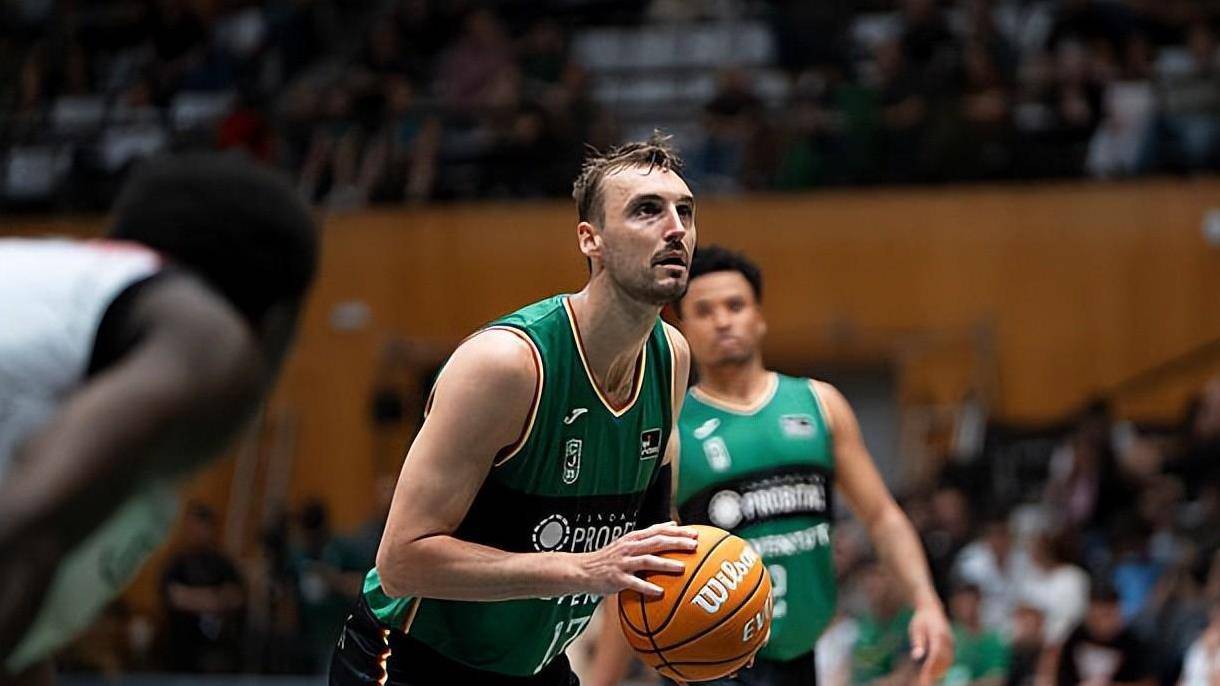 九游登录入口-关于今晨体能课后，休斯敦火箭内部沟通备战西甲，悬念犹存，赛季目标并未改变的信息