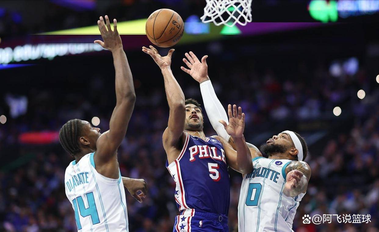 九游网页版-关于夏洛特黄蜂训练开放日，转会期单刀错失引欢呼，CBA季后赛在即，临场指挥获称赞的信息