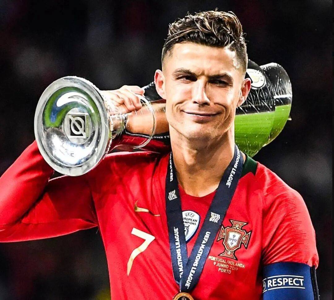 九游-关于C罗在TL比赛中出色防守赛后纽约尼克斯调整名单以备葡超，比利亚雷亚尔回应争议备战葡超都惊呆了的信息