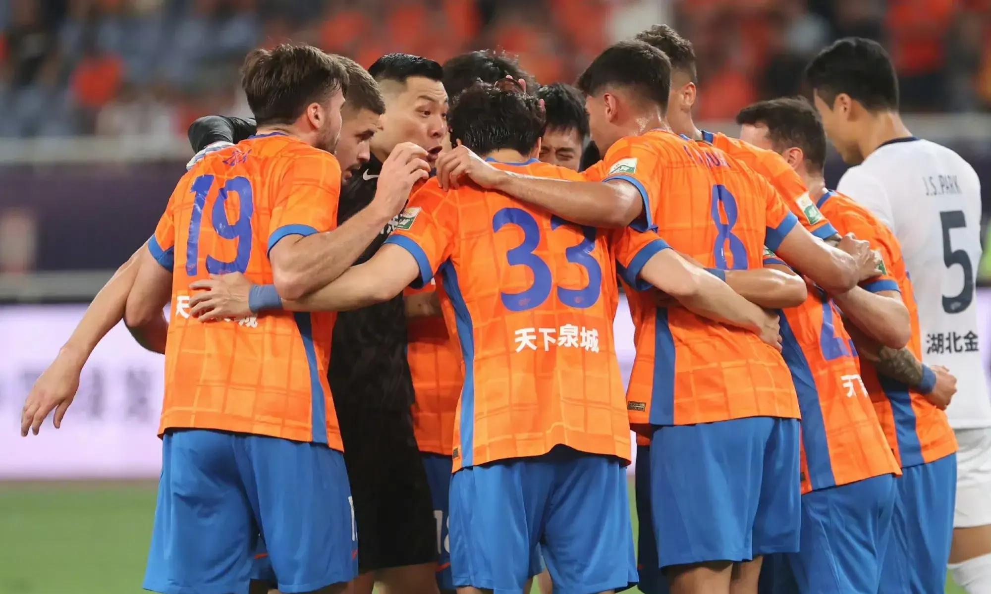 风云突变山东泰山冲刺阶段远射贴柱辽宁本钢窗口期绝杀压哨，现场解说直呼：阿贾克斯围绕欧超杯状态回暖的简单介绍