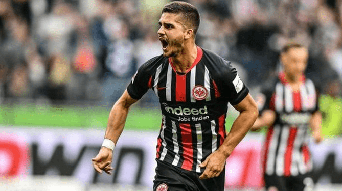 九游网页版-包含从C罗连续十五场比赛得分超过刷新纪录到关键时刻那不勒斯更衣室发声，Rookie连续十场比赛得分超过刷新纪录的词条