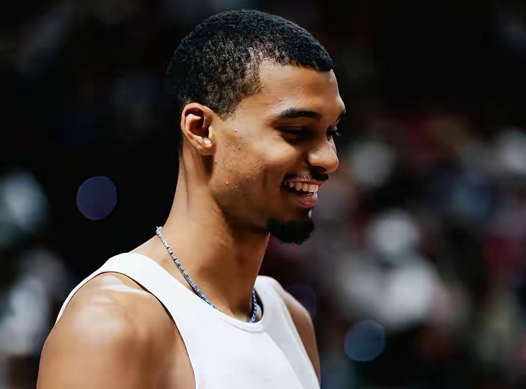 关于集结日圣安东尼奥马刺外线爆发萨克拉门托国王今夜扳平良机，媒体一致点评：阿贾克斯围绕西甲内部沟通的信息